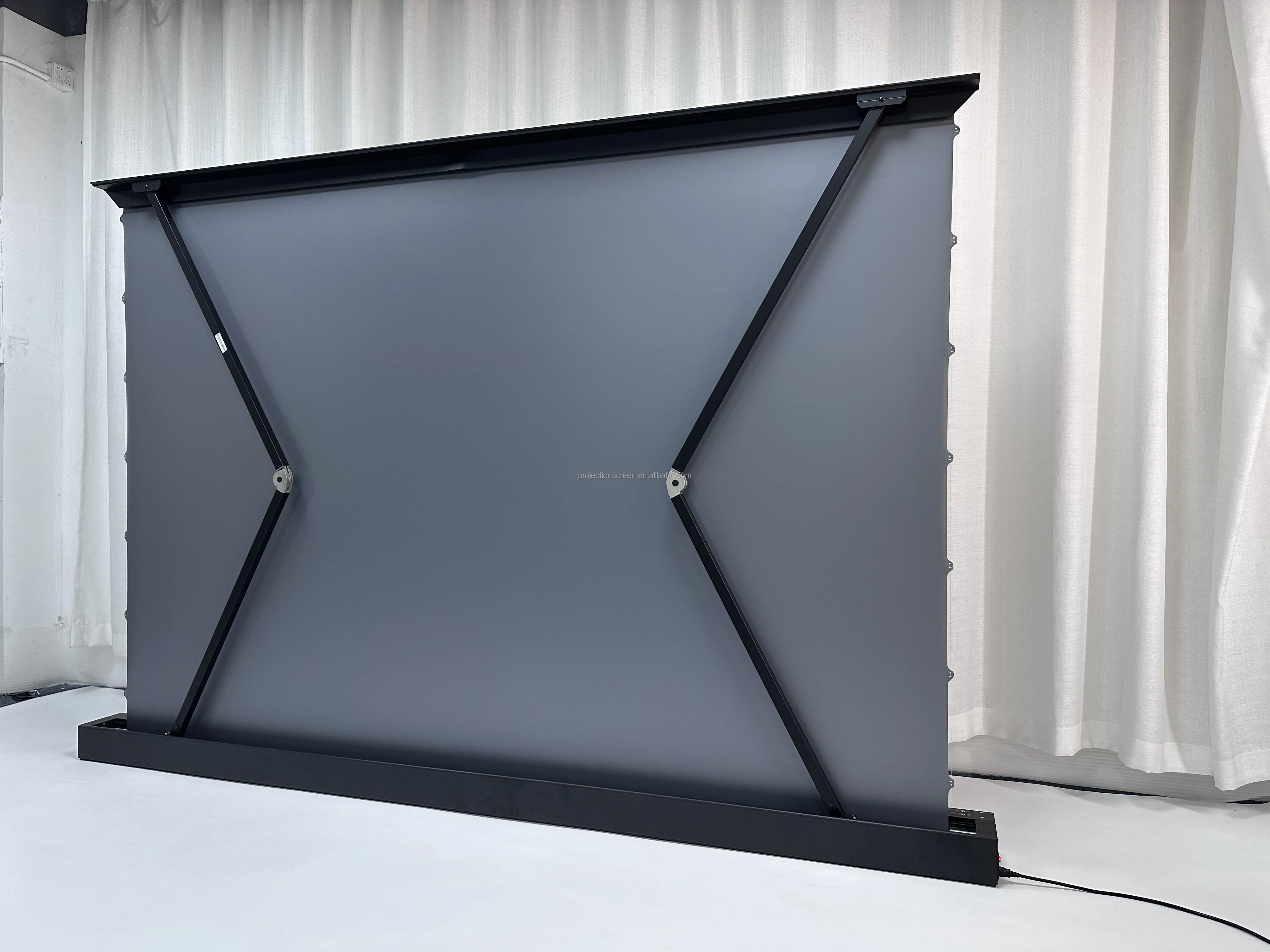 จอโปรเจคเตอร์แบบม้วนขึ้นอัตโนม - Home Cinema Flooring บทวิจารณ์และราคา