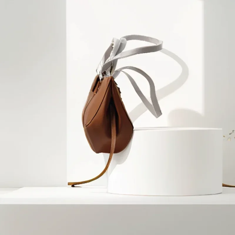 حقيبة يد ذات سعة كبيرة على الطراز الكلاسيكي، حقيبة كتف كلاسيكية أنيقة على شكل دلو تحت مساند للذراعين، حقيبة عصرية متعددة الاستخدامات
