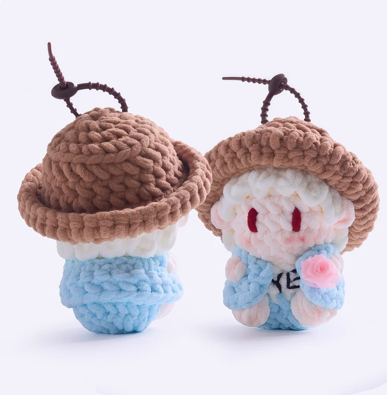 Gummy bear-themed merchandise, handmade crocheted dolls, concert support materials, and keychains.