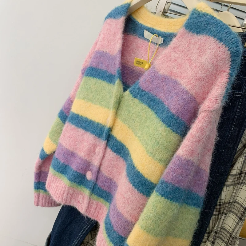 2025 hiver nouveau arc-en-ciel rayure paresseux Style épaissi chaud doux frais Cardigan manteau pour les femmes