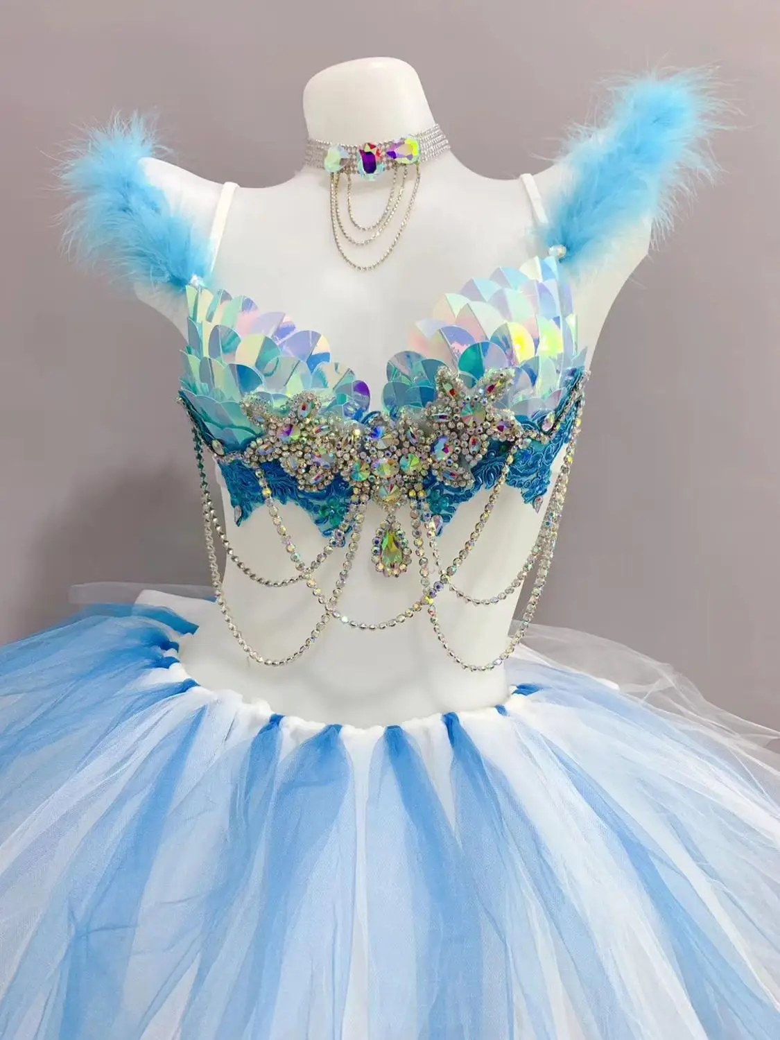 Niebieskie cekiny Dżetów Biustonosz Siatkowa spódnica Seksowny kostium taneczny Bar Klub Impreza Pokaz Rave Strój Klub nocny DJ Tancerz Festiwal Odzież