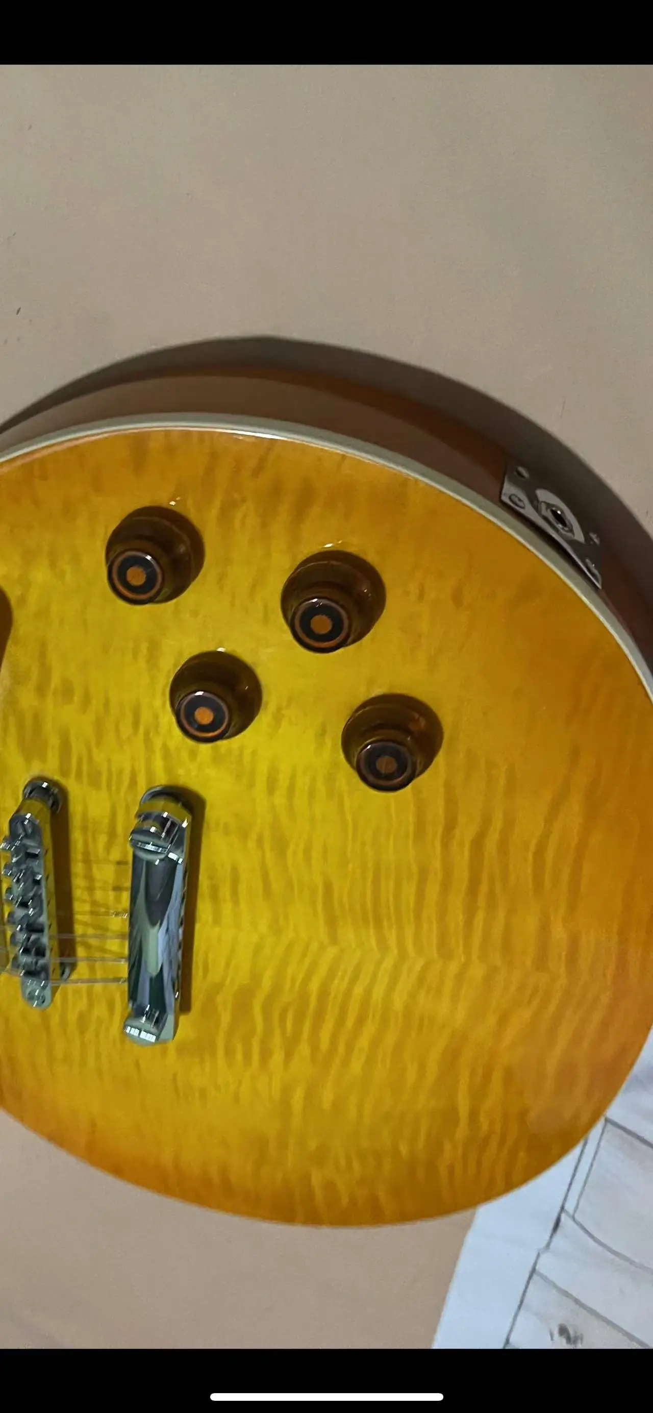 Em estoque, guitarra elétrica de 6 acordes, folheado com padrão de tigre de corpo amarelo transparente, acessórios de hardware cromados, autênticos