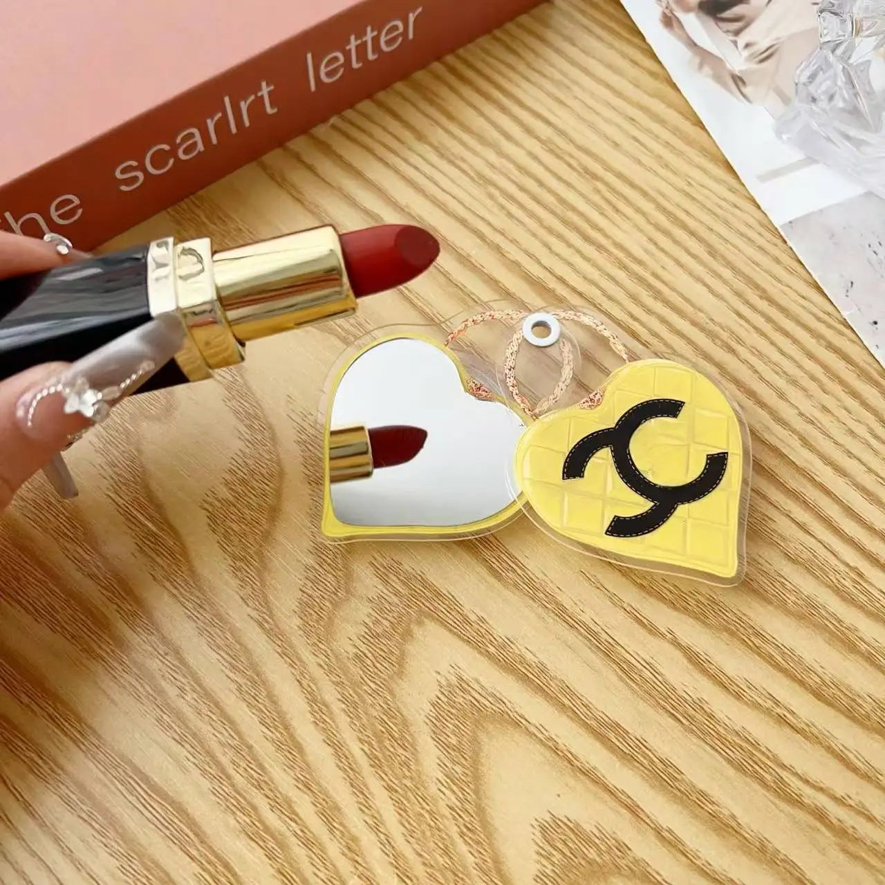 

INS Cute Love Mirror Lazy Stand Grip Tok Griptok Подставка для телефона Поддержка IPhone 15 16 для аксессуаров Magsafe