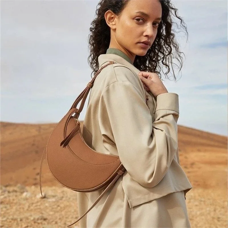Borsa a mezzaluna con tracolla a spalla singola dal design di nicchia francese