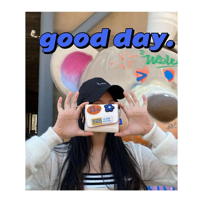 

qq34Новый корейский стиль из искусственной кожи, короткий кошелек с несколькими отделениями для карт, милое сердце для девочек, специальный дизайн, три складных