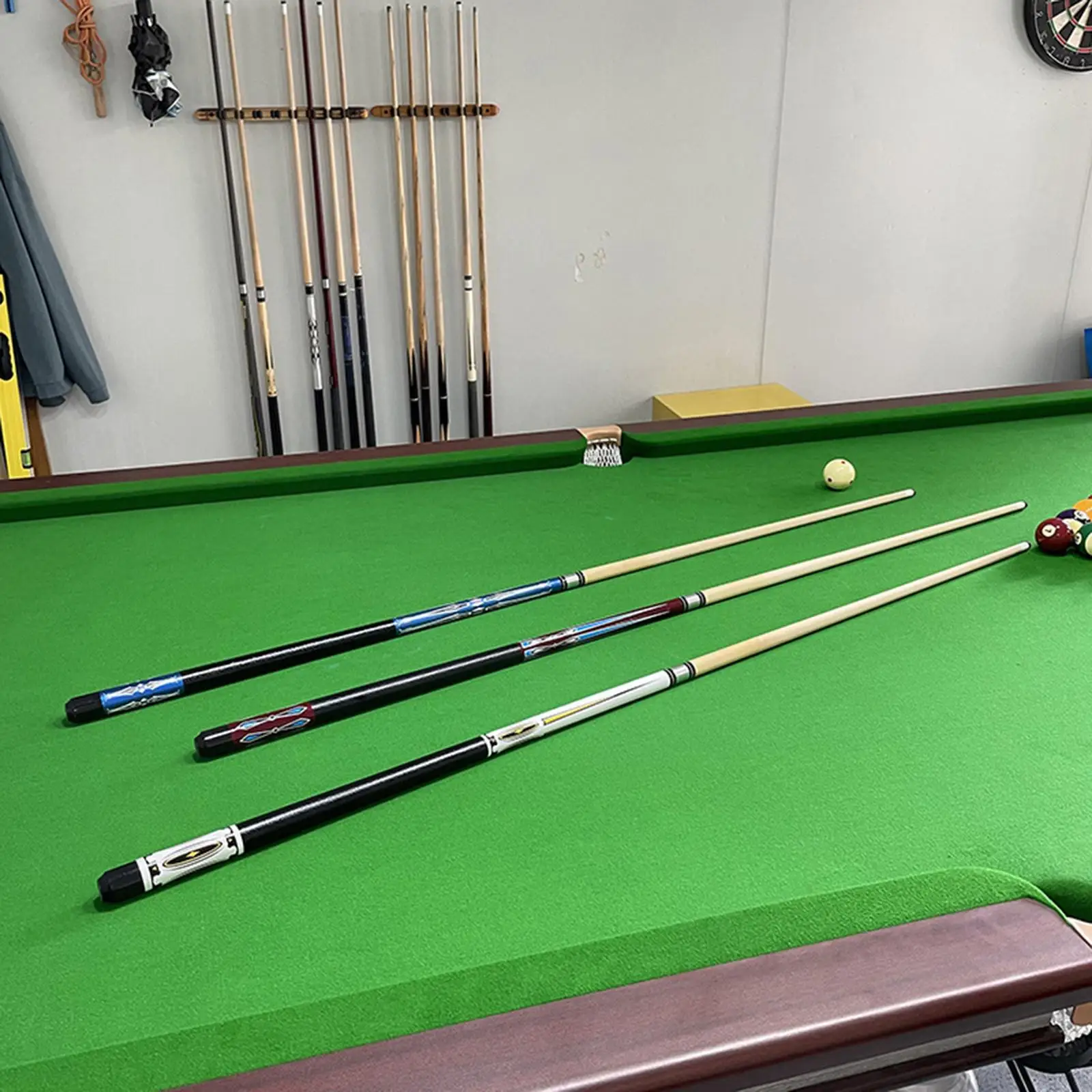 Billiard Cue Two Section Wooden Pool Cue Stick 12.5mm Tip for Professional Nine Ball and Snooker Table Sports