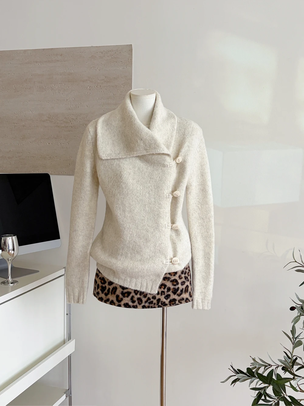 Women's Elegant Slant Placket Single Breasted Turn Down Collar Slim Cardigan Lady Solid Color Long Sleeveknitted Outwear