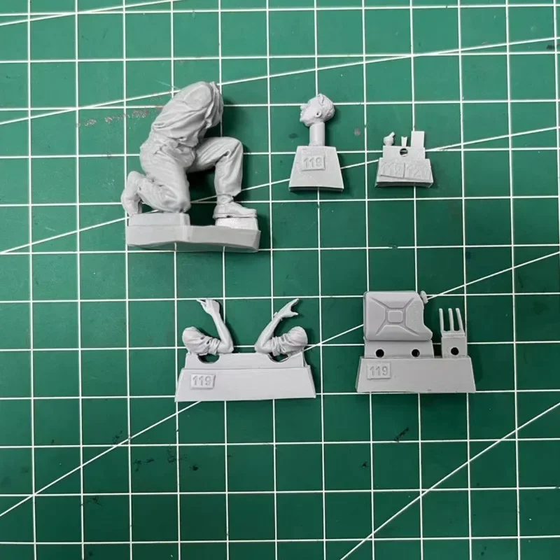 1/35 Scale WWII Shaved Soldier Resin Figure Assembled Model Kit, Historical Military Theme, Miniature Toys Unassembled Unpainted