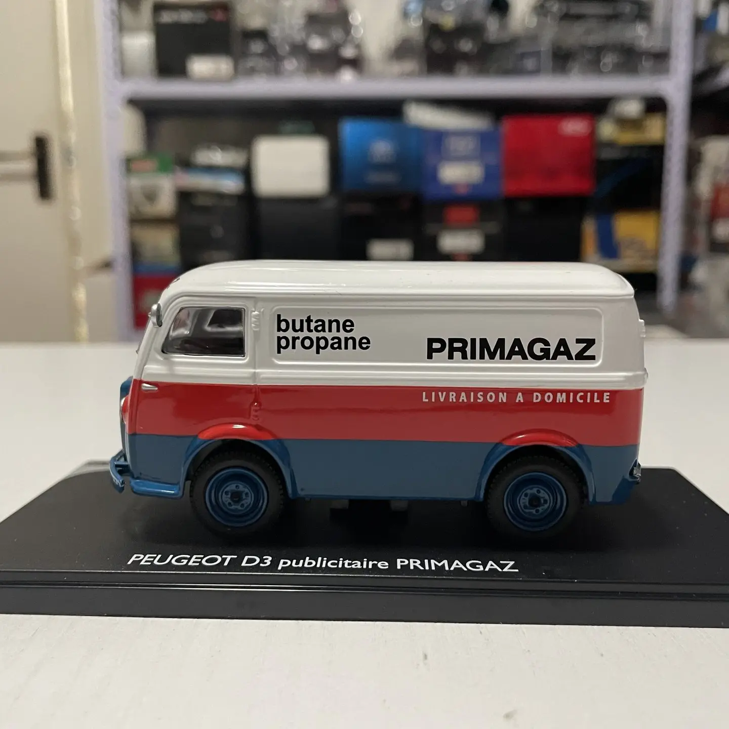modele-de-camionnette-peugeot-d3-primagaz-mpv-en-alliage-moule-sous-pression-a-l'echelle-1-43-jouet-de-collection-souvenir-cadeau-pour-adulte-exposition-statique