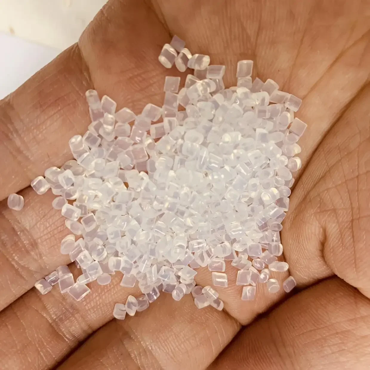 

1Kg/lot Italian keratin Glue Grain Hot Melt Glue Granule White Transparent Color For I tip/ U-tip prebonded Hair Extension