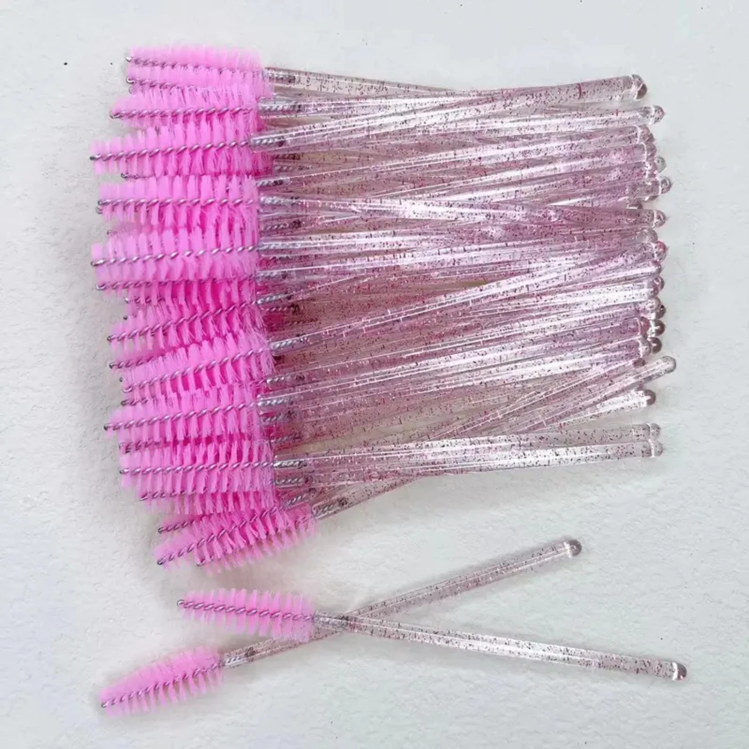 Disposable Eyelash Brushes - Pack of 50 Convenient and Hygienic Wands for Makeup Application and Removal - Perfect for Professio