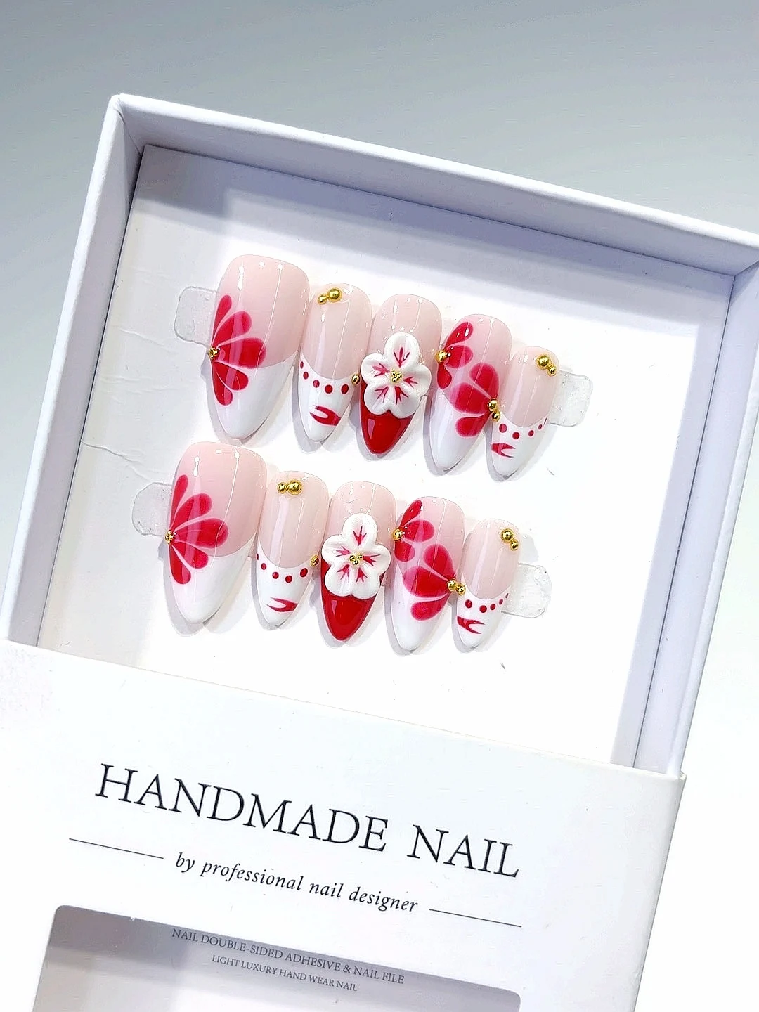 

Большие красные резные художественные модные носимые накладные ногти с ручной росписью (D411)