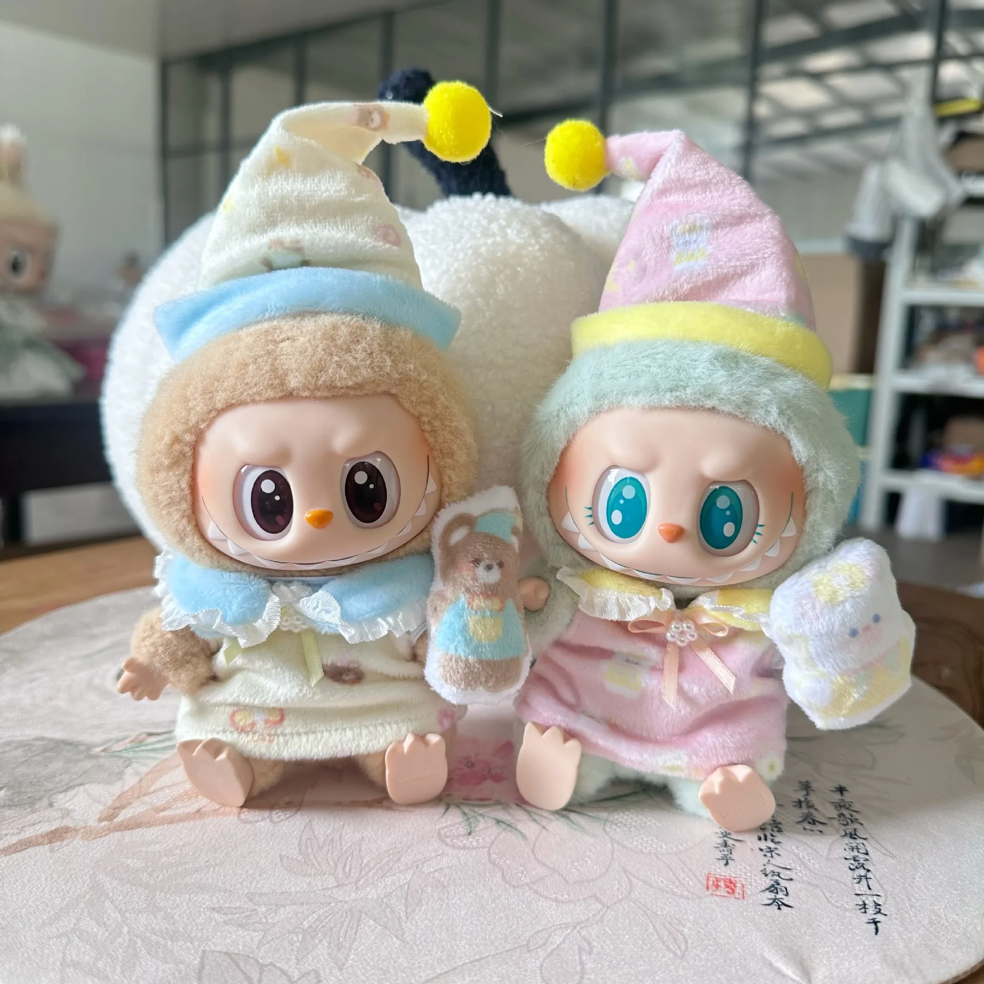 

Одежда для/одежды 17 см Labubu V1v2v3, милый пижамный костюм Labubu Goodnight, костюм Labubu для сидения, кукла Labubu, одежда для переодевания