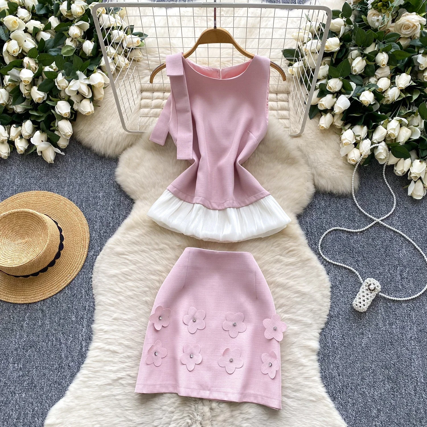 

Clothland Women Sweet Bow Tie Blouse Skirt Suit Spliced Sleeveless Shirt Flower Mini Skirts Cute Two Piece Set TA622