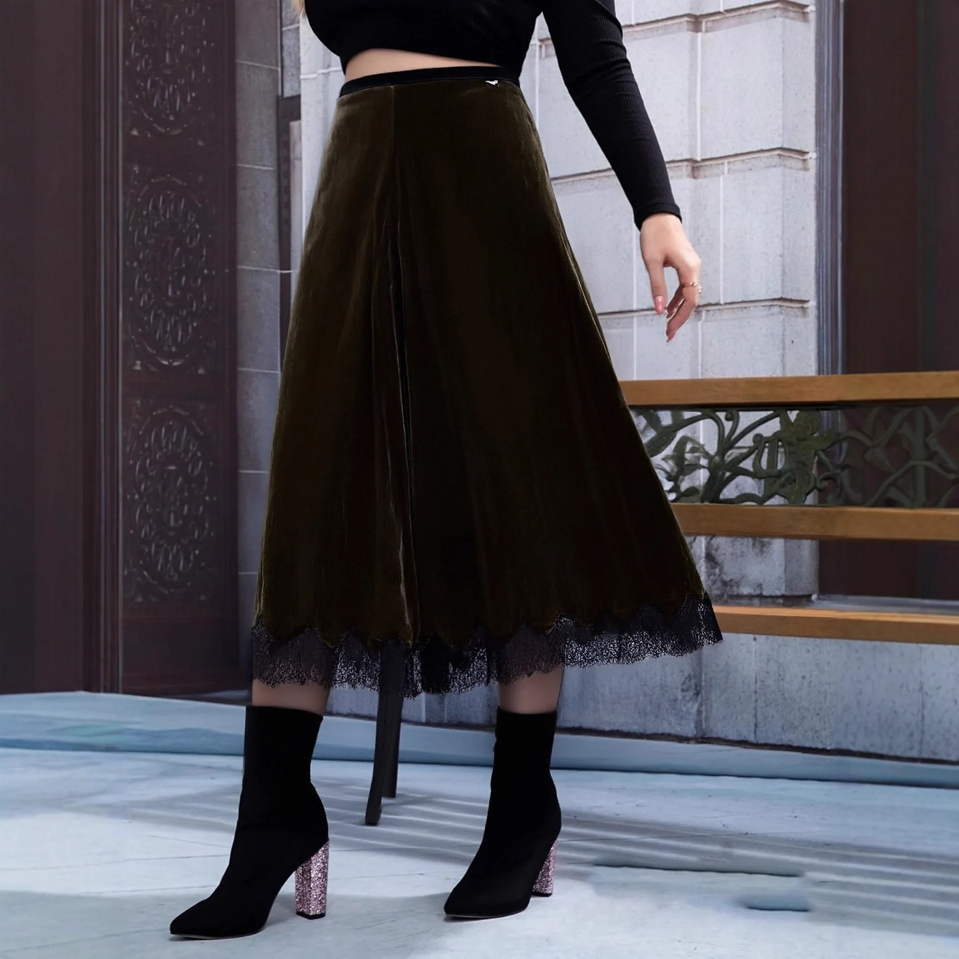 Mezza gonna patchwork in pizzo da donna Autunno Inverno Moda Versatile abito in pizzo di velluto Sottoveste a trapezio in tinta unita allentata