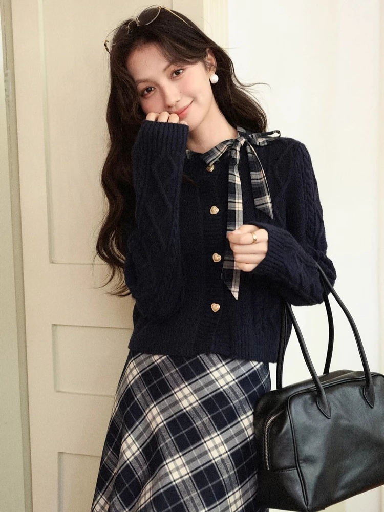 

ALXNAN Navy Blue Cardigans Tie Plaid Patchwork Heart-shaped Buttons Preppy Knitted Sweaters Playful Vintage Knitwear DYL662051