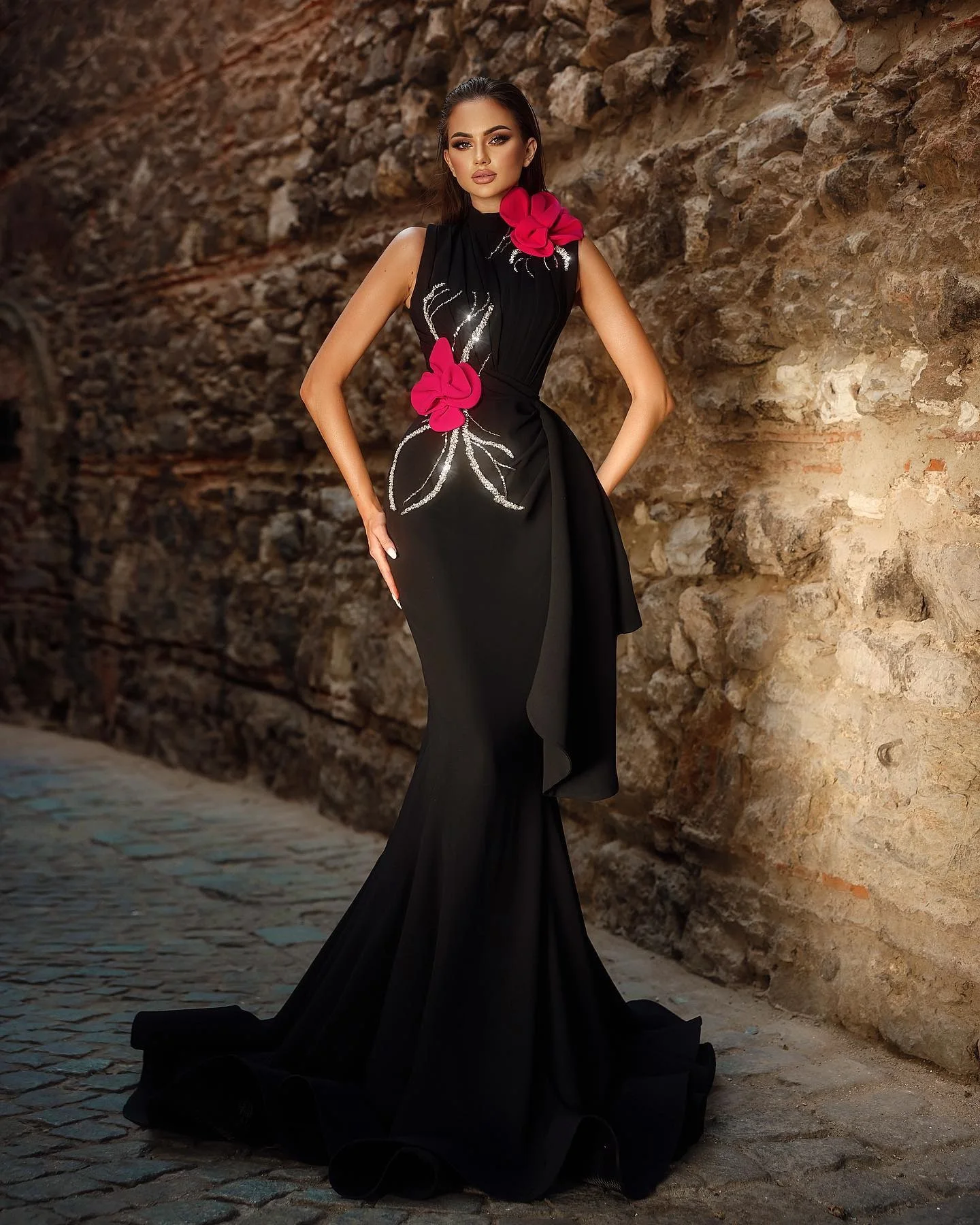 Precioso vestido de fiesta largo de sirena negra con flores 3D rosas, vestido de noche elegante con cuentas florales