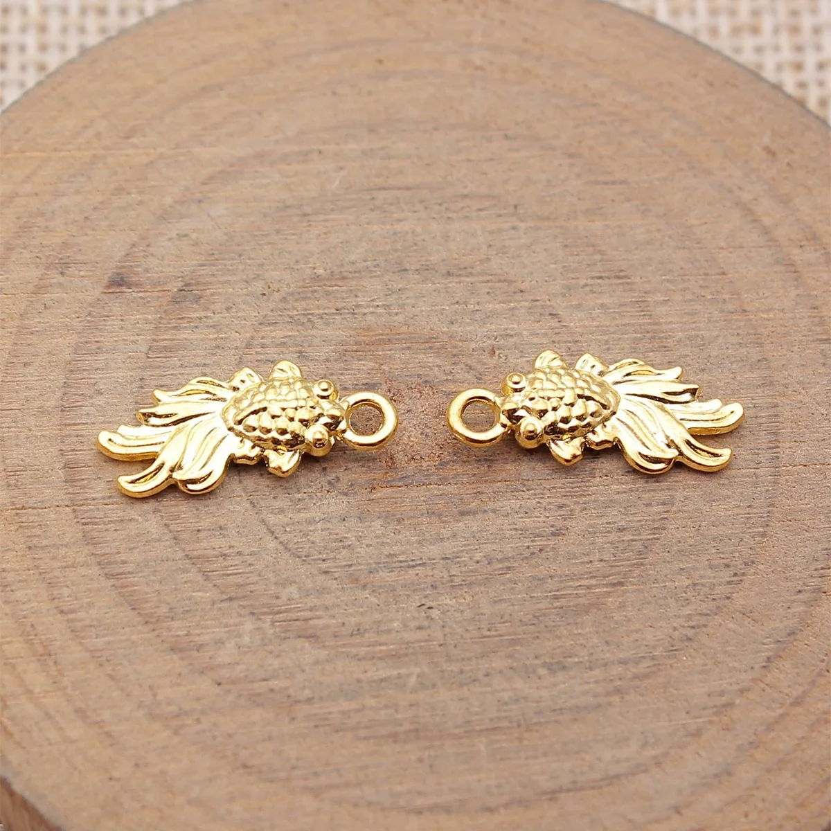 Small Fish Charm Goldfish Pendant Collection Charms For Ocean Theme DIY Bracelet Necklace Jewelry Making Supplies For