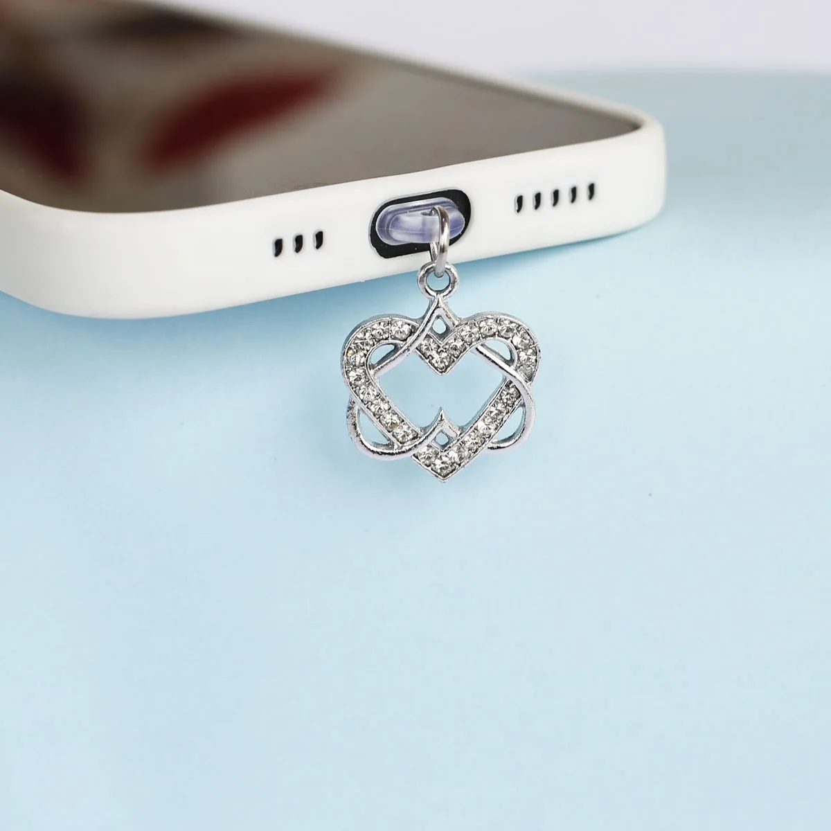 Handy-Staubschutz-Anhänger mit Strass-Herz und Kreuz, Dekorationszubehör für iPhone und Type-C-Anschlüsse, Schön – Detail 3