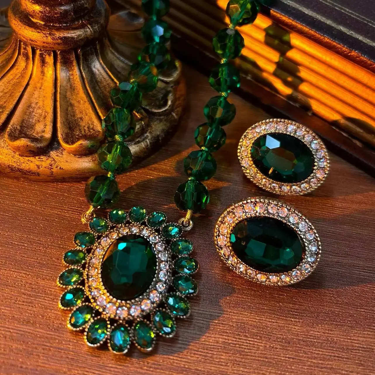 Green crystal oval glass necklace earrings