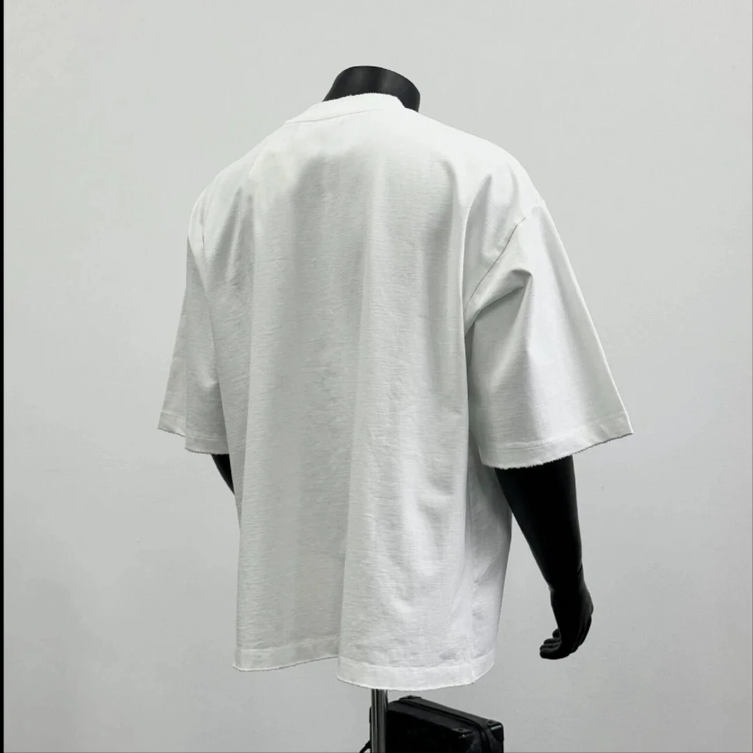 الرجال 2025 جديد حار تي شيرت الاتجاه العلامة التجارية مصمم الطباعة نمط كلاسيكي القطن الخالص جودة عالية الصيف قميص النوم الأساسية