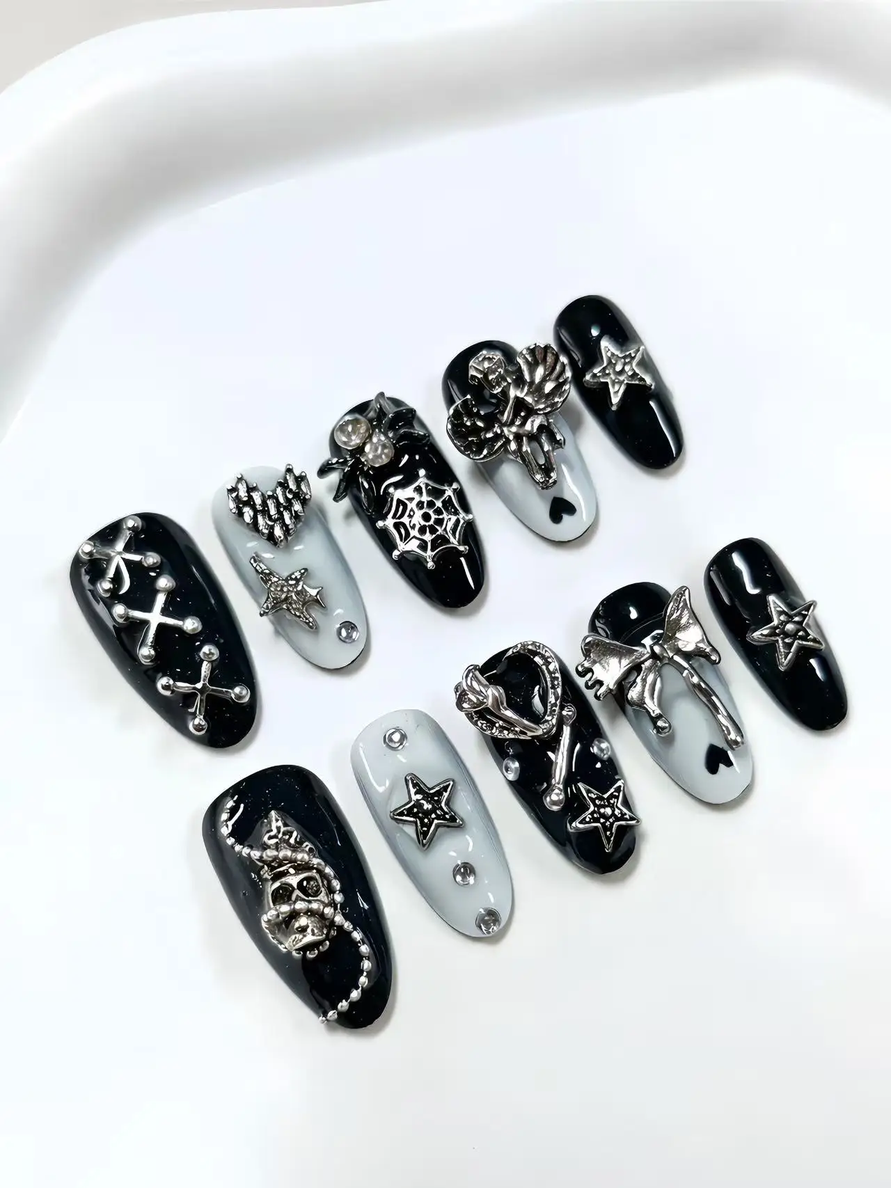 10 Pieces of Black and Gray Subculture Gothic Metal Accessories for Wearing, Suitable for Halloween, Comic Conventions, Yabi Cosplay, Punk Leather Outfits, Sweet Gothic Lolita, Music Festivals, Street Fashion Photoshoots, and Dark Style Daily Outfits.