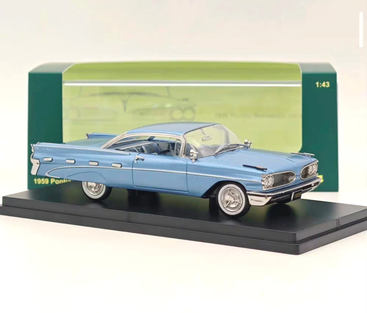 Diecast 1/43 Scale GFCC Pontiac Model Car Pontiac Bonneville Hardtop Alloy Car Model Collection Scene Display Original Box