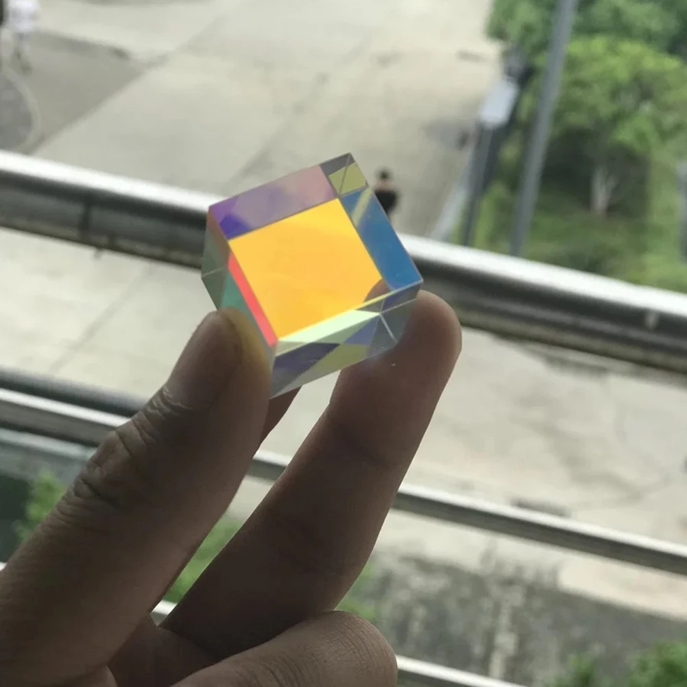

3pcs Optical Glass RGB Dispersion .0x2.0x2.0cm Physics Teaching Tool Prism Science Classroom Kids Gift Box