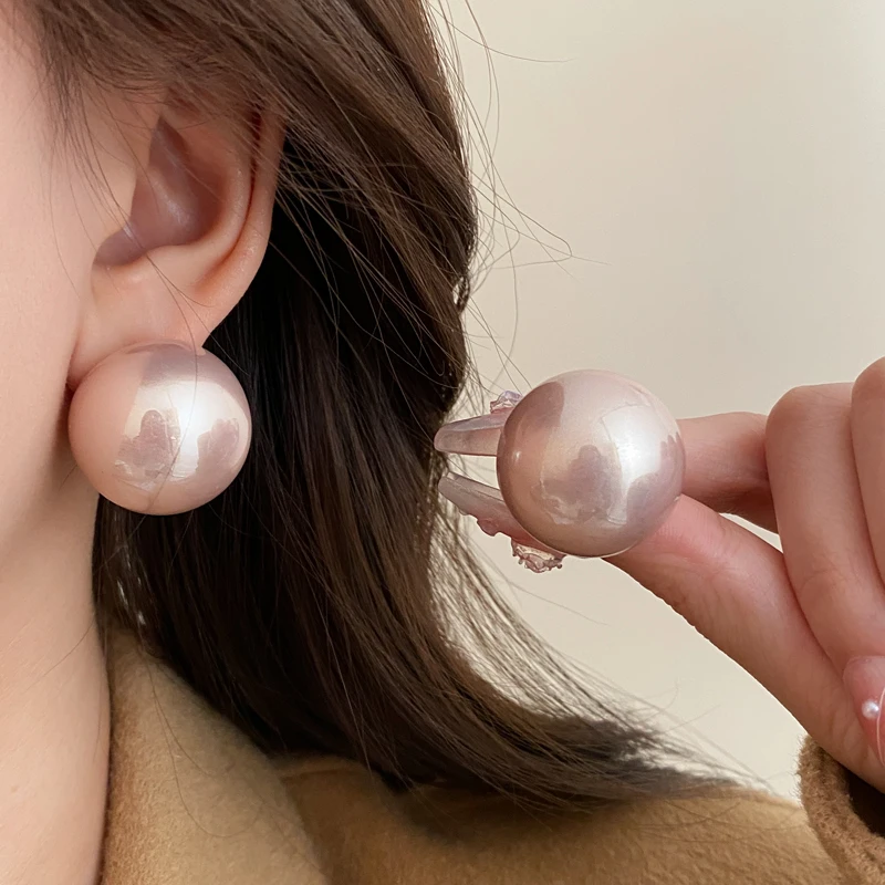 Large Round Imitation Pearl Stud Earrings For Women French Fashion Style Versatile New Earring Light Luxury Jewelry Wholesale K-