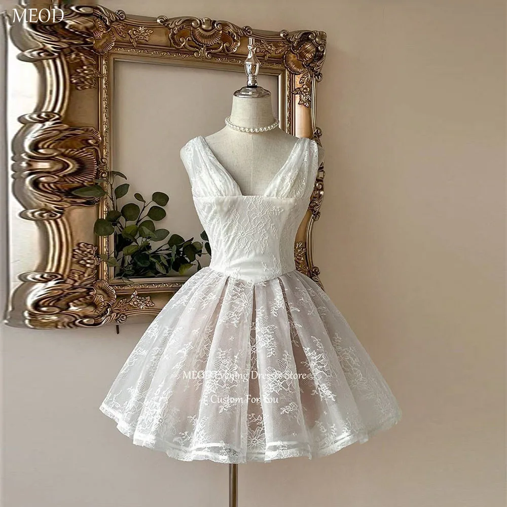 MEOD White Sleeveless Thin Strap Wedding Dress V Neck Backless Bridal Gown Lace Appliques Short Vestido De Novia Customized