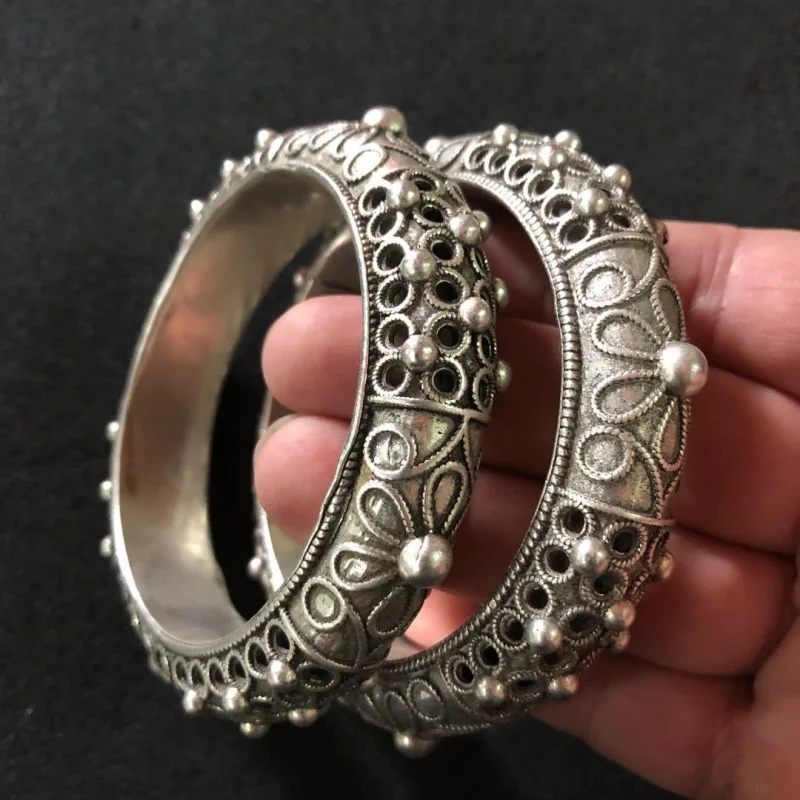 1 pair of wholesale Tibetan Silver Miao Silver Bracelet Black Tibetan Silver Bracelet Miao silver jewelry hand jewelry