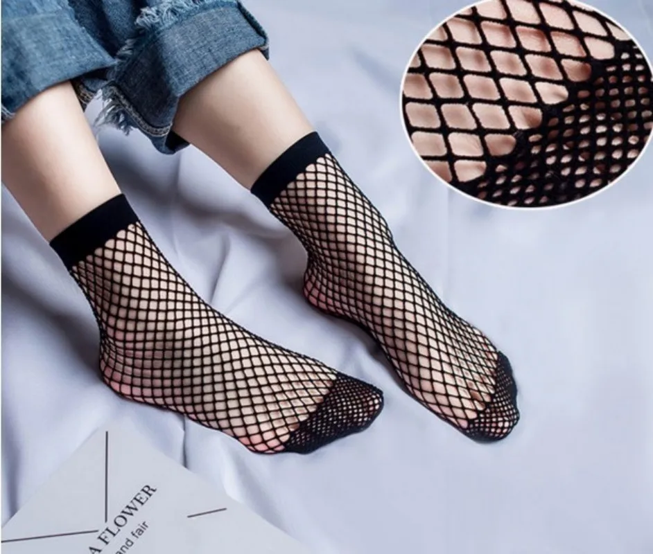 New 1Pairs White Hollow Sexy Fish Net Socks Lady Girl Short Ankle High Mesh Lace Soild Women\'s Fashion Nylon Material Wholesale