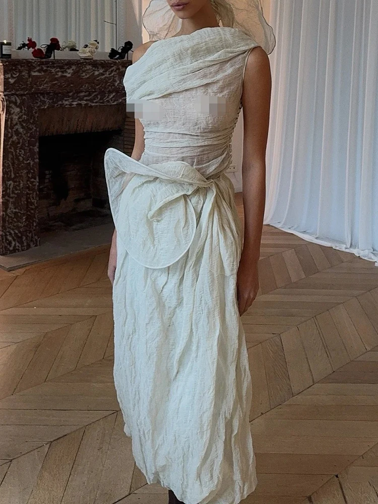 بلوزة نسائية ذات ثنيات بدون حمالات عالية الشارع نحيفة مائة ملابس علوية نسائية لصيف 2025 جديد