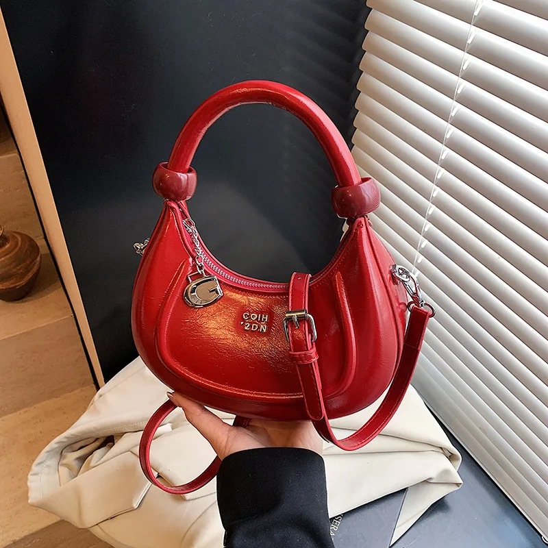 

Red Hobo Bag for Women 2025 SS New, Chic Unique Spacious Shoulder Bag, Minimalist Versatile Crescent Purse