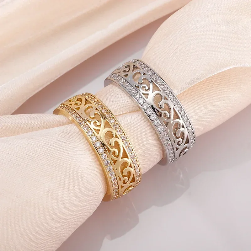 Exquisite Hollow Sparkling Zircon Flower Texture Women's Wide Ring for Anniversary Engagement Wedding Jewelry Gift