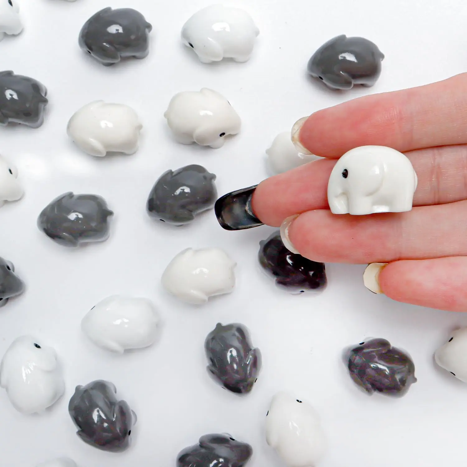 

4/8pcs Mini Resin Elephant Miniatures, Animal Figurines for Fairy Garden Ornament, Micro Landscape DIY Craft Decoration