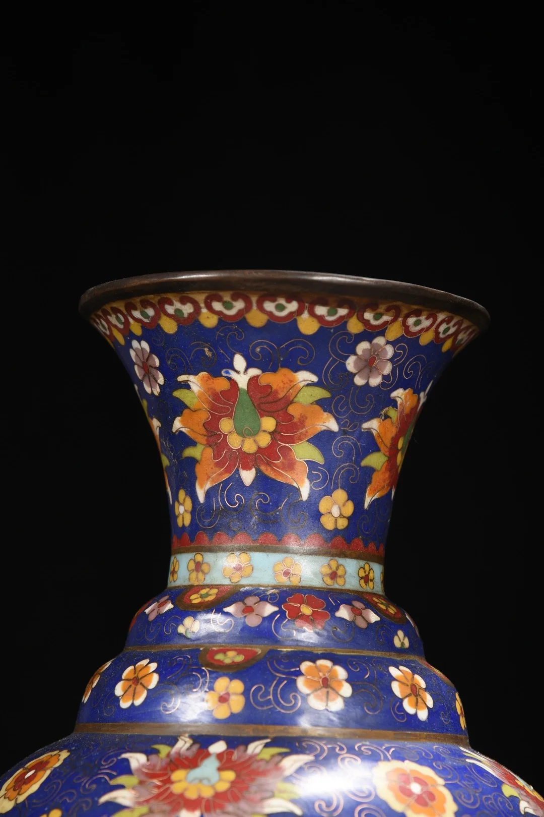 Old Bronze Cloisonne Enamel Flower Texture Longevity Bottle Beast Head Tripod Base Vase Ornaments