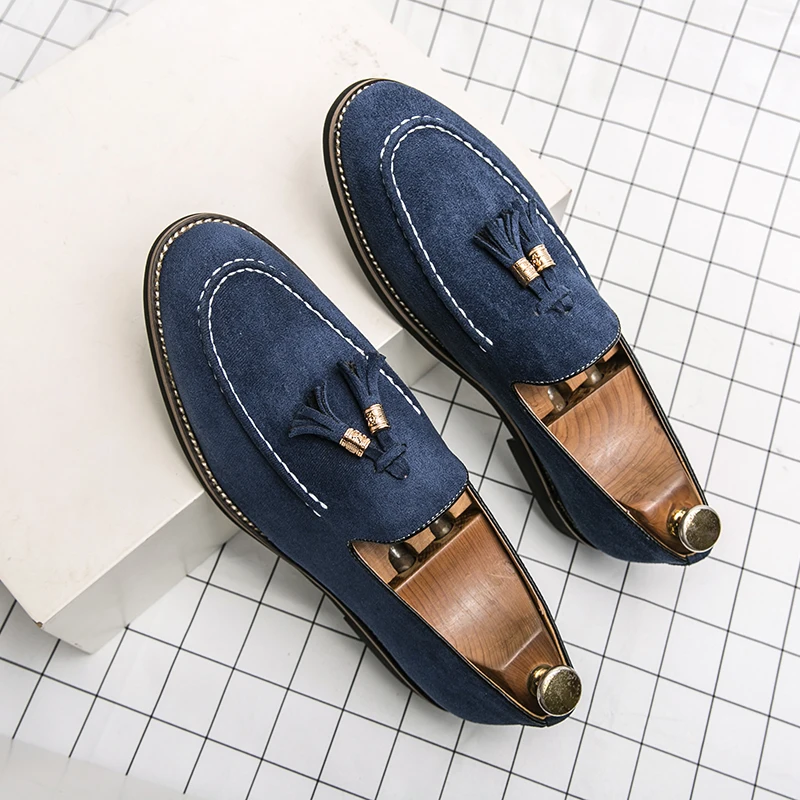 Spring and Autumn Loafers Men\'s Slip-on Light Blue Tassel Fashion Suede Men\'s Shoes Thick Bottom Pointed Toe Designer Men Shoes