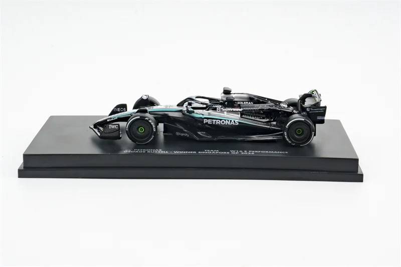1:64 W16E #63 G.RUSSELL WINNER SINGAPORE GP 2025 W FIGURINE Collector's Vehicle Model Car