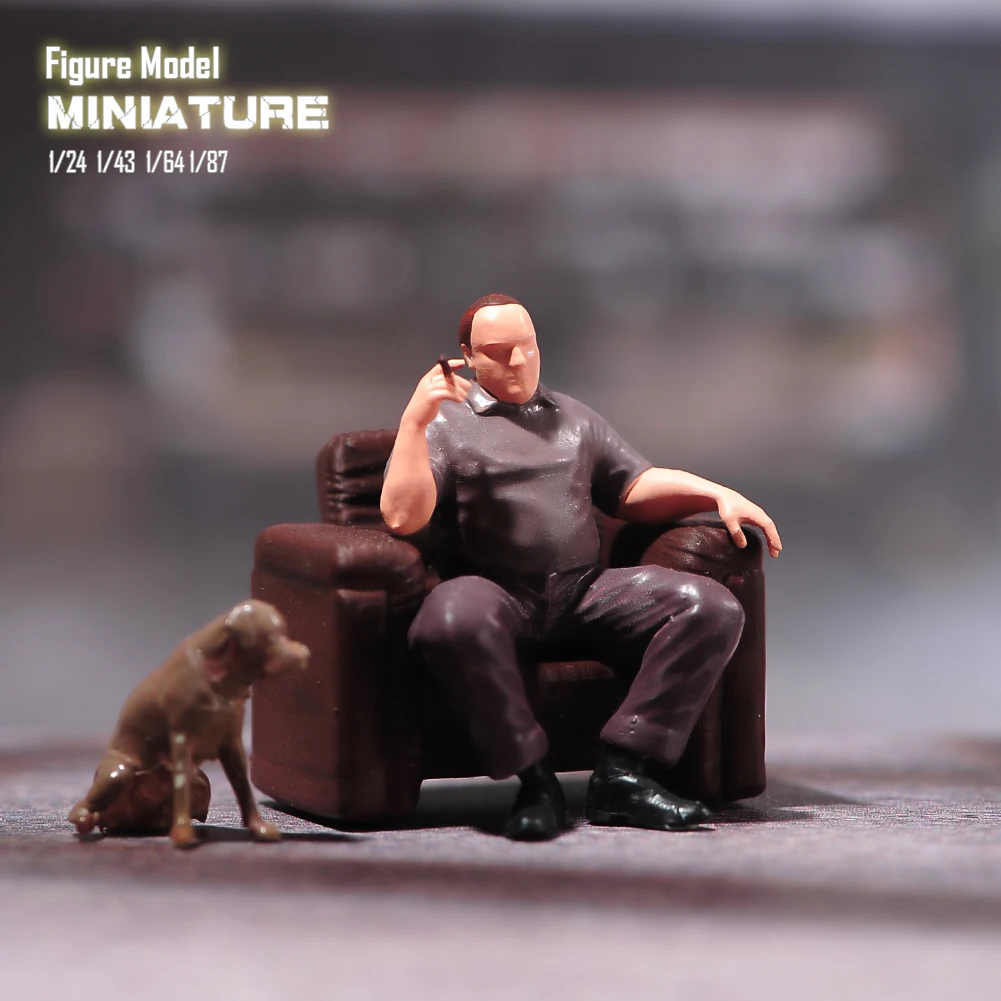 Painted Miniature Model 1/24 1/43 1/64 1/87 A Obese Middle-Aged Man Holding A Cigar Unpainted Figure Model Toys View Decoration