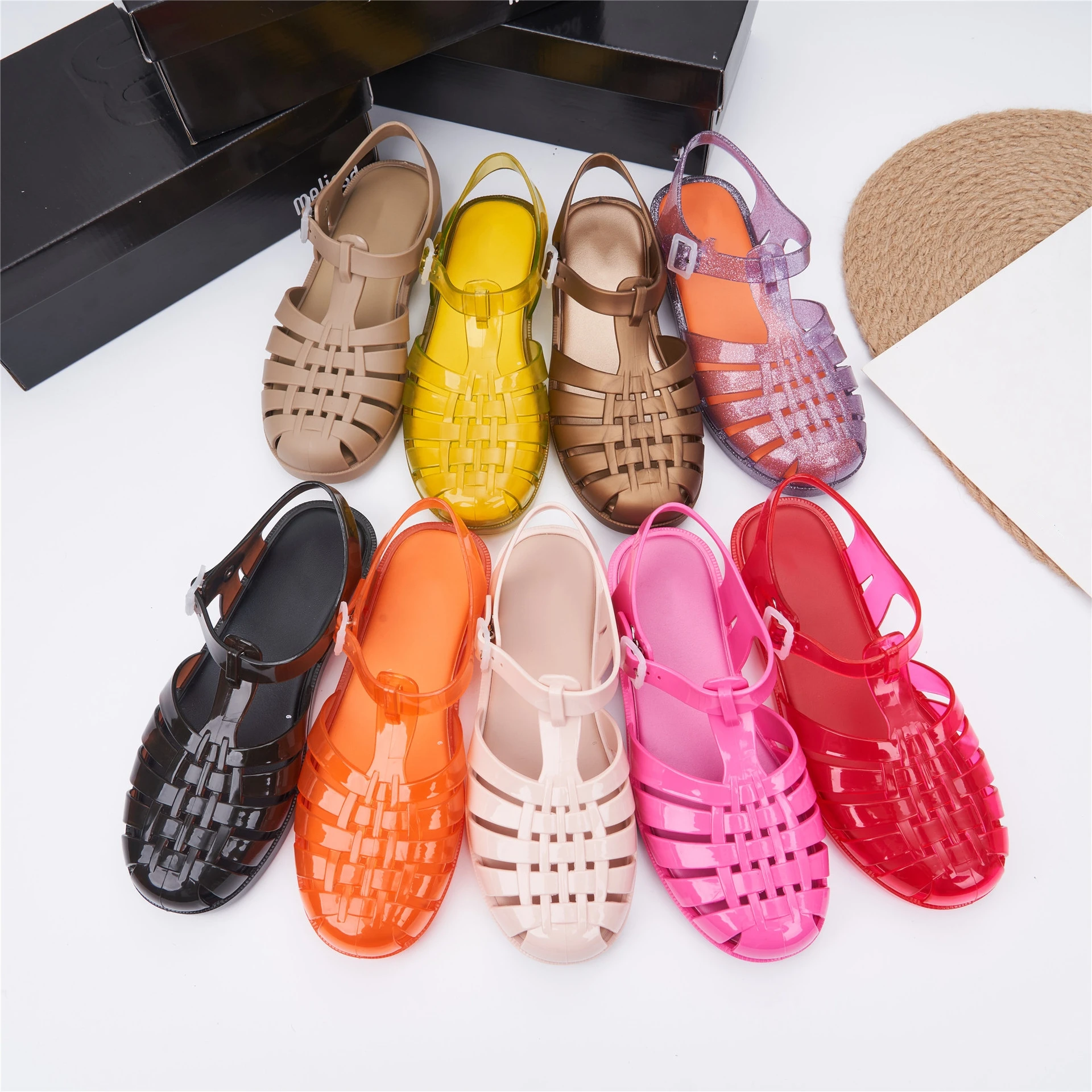 High Quality New Women\'s Retro Woven Jelly Shoes Summer Ladies Flat Heel Hollow Beach Shoes Adult Girls Roman Sandals