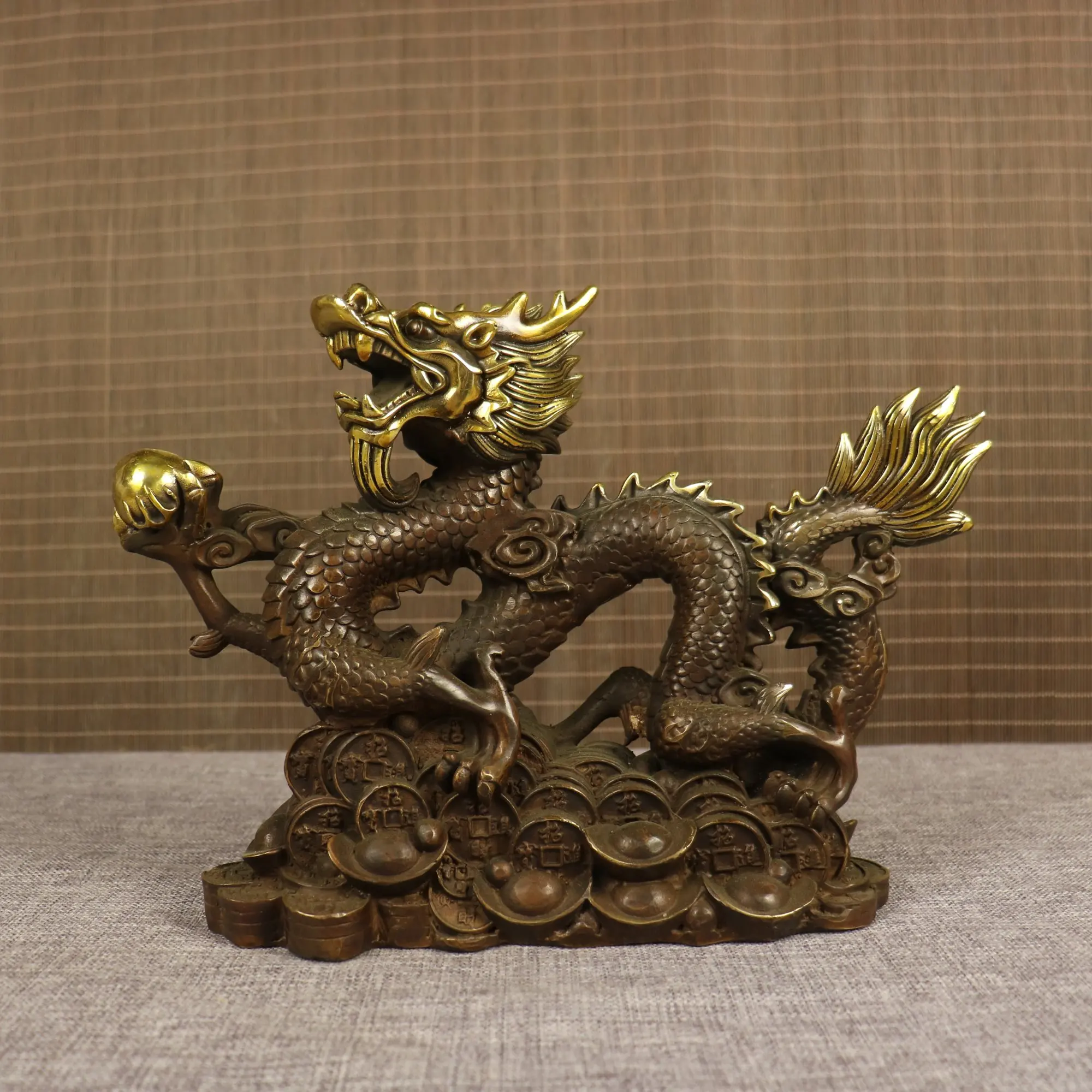 Brass Dragon Sculpture Elegant Home Décor Statue Entryway and Living Room Tea Table Accents Exquisite Craftsmanship Décor Piece