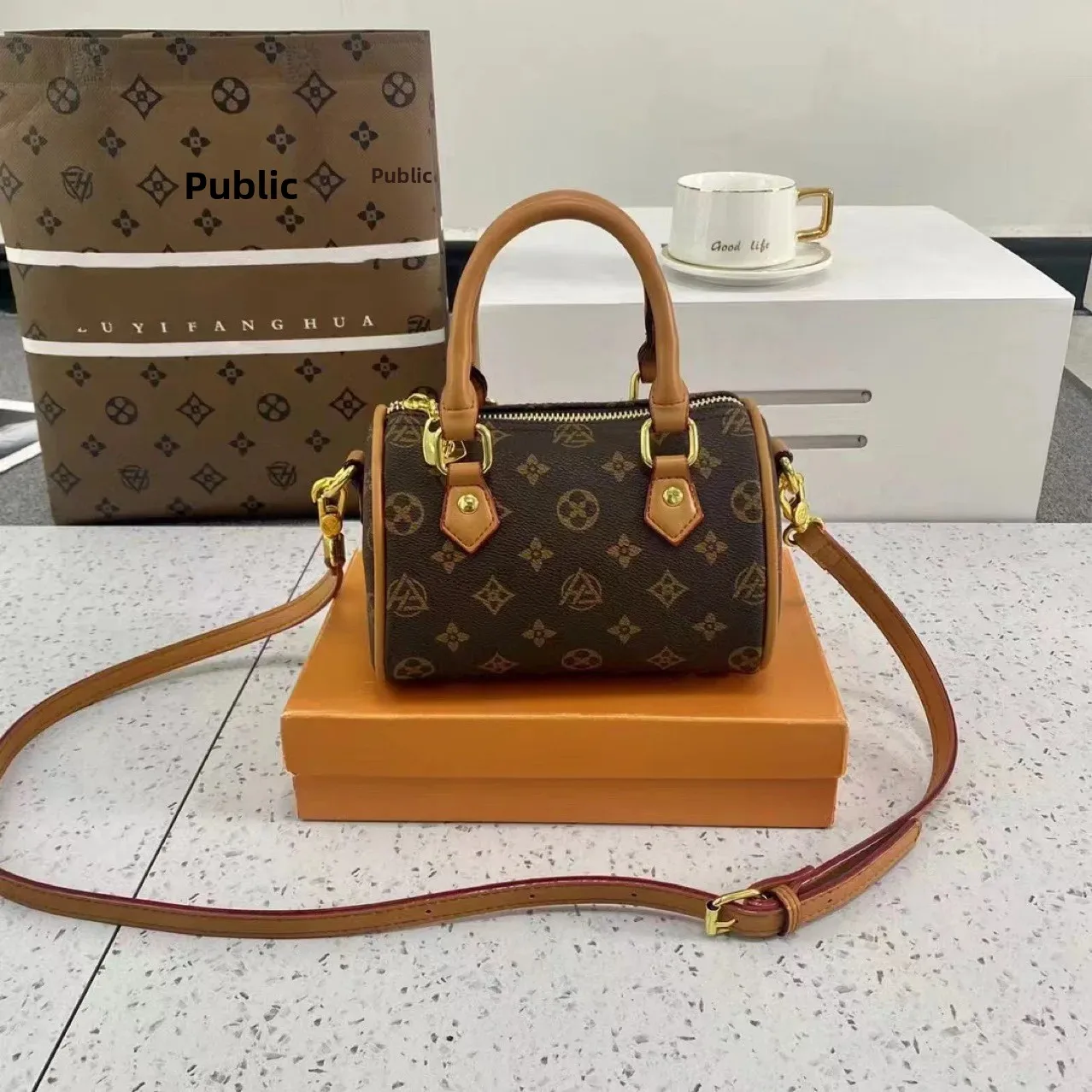 حقيبة كروس صغيرة على شكل وسادة عصرية ذات جودة عصرية من Louis Fragrance حقيبة بوسطن عصرية متوسطة الصلابة وبطانة من البوليستر بسحاب للإغلاق #1