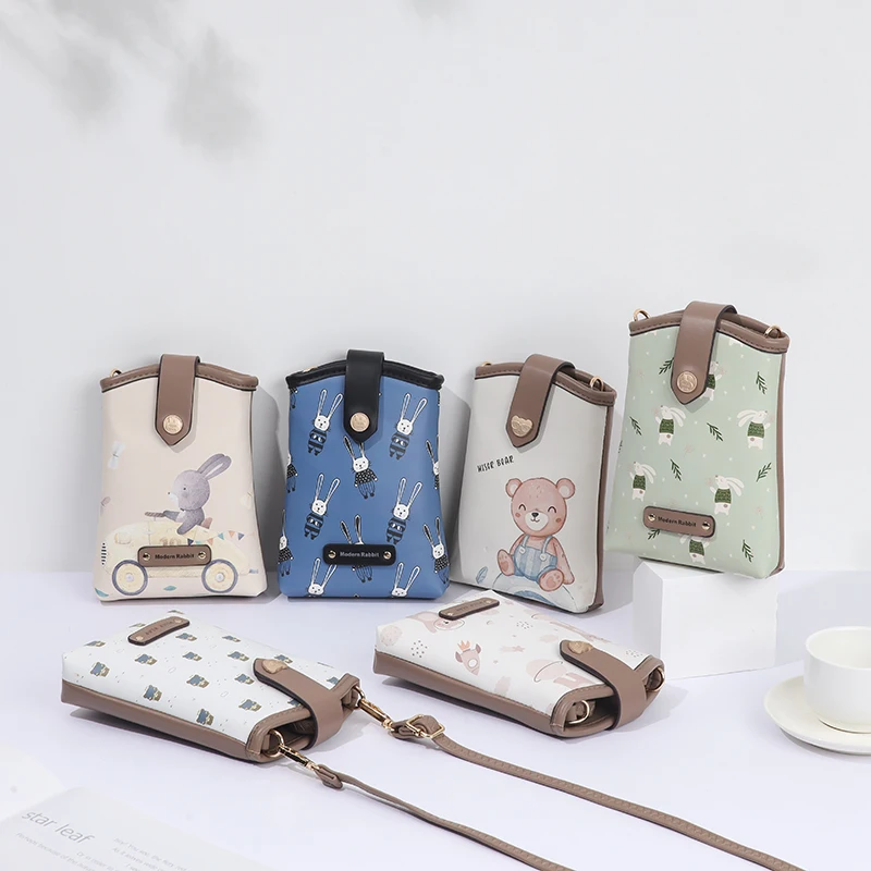 Crossbody bag 2024 spring/summer new high-end boutique PU leather cute cartoon buckle mobile phone bag Fashion sports everything