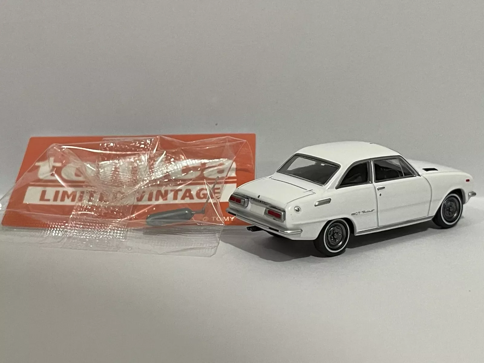 Tomica Limited Vintage Tomytec LV-209a Bellett 1800GT Diecast Collect Car Diecast Model Car Collection Limited Edition Hobby Toy