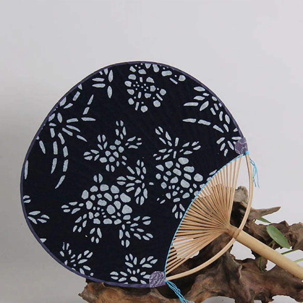 

1Pcs Bamboo Handle Round Double-Sided Cloth Hand Fan Japanese Style Traditional Painting Compact Fan with Tassel for Wedding