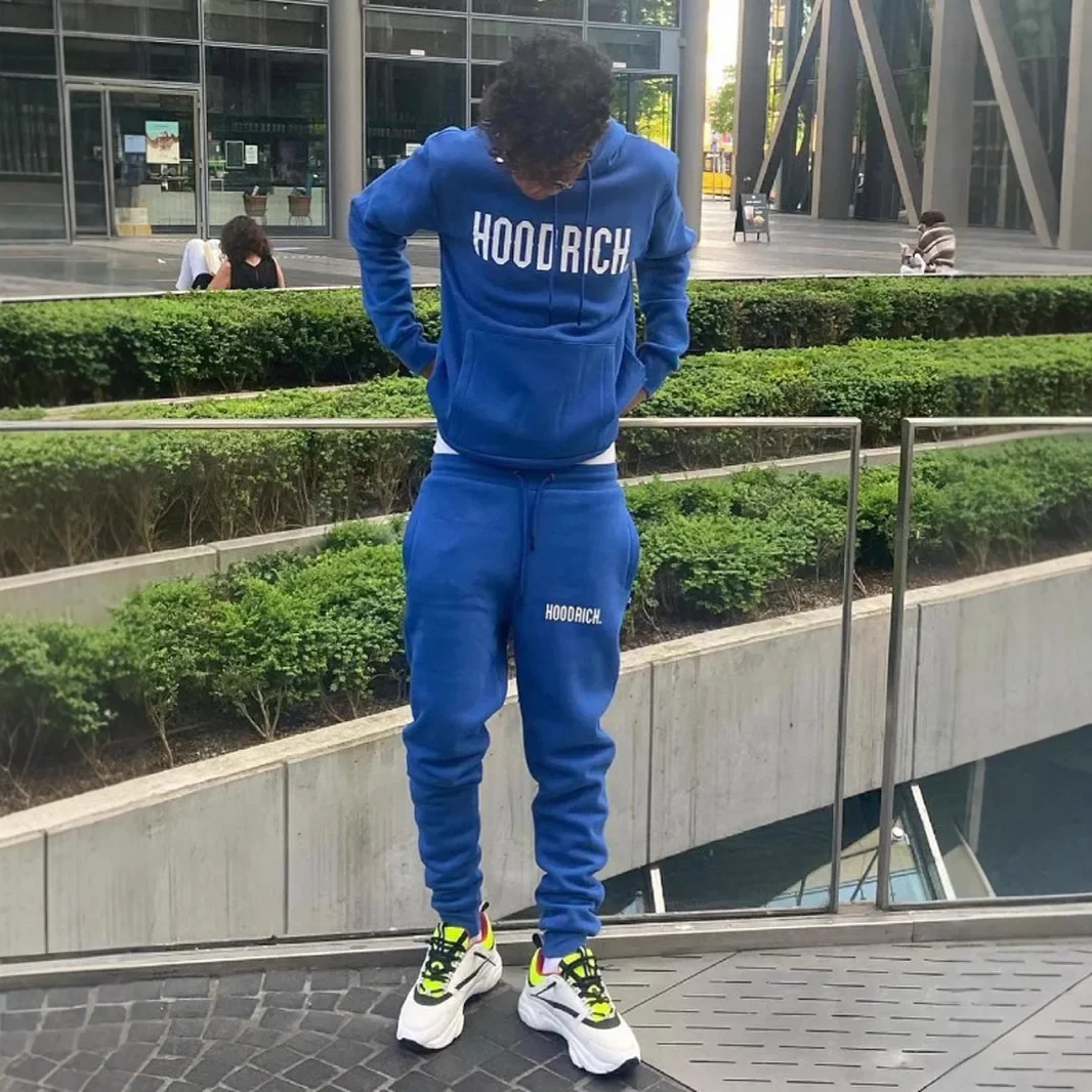 

Свободный весенне-осенний комплект из толстовки и брюк с капюшоном и спортивным, повседневным и модным мужским повседневным нарядом с принтом.