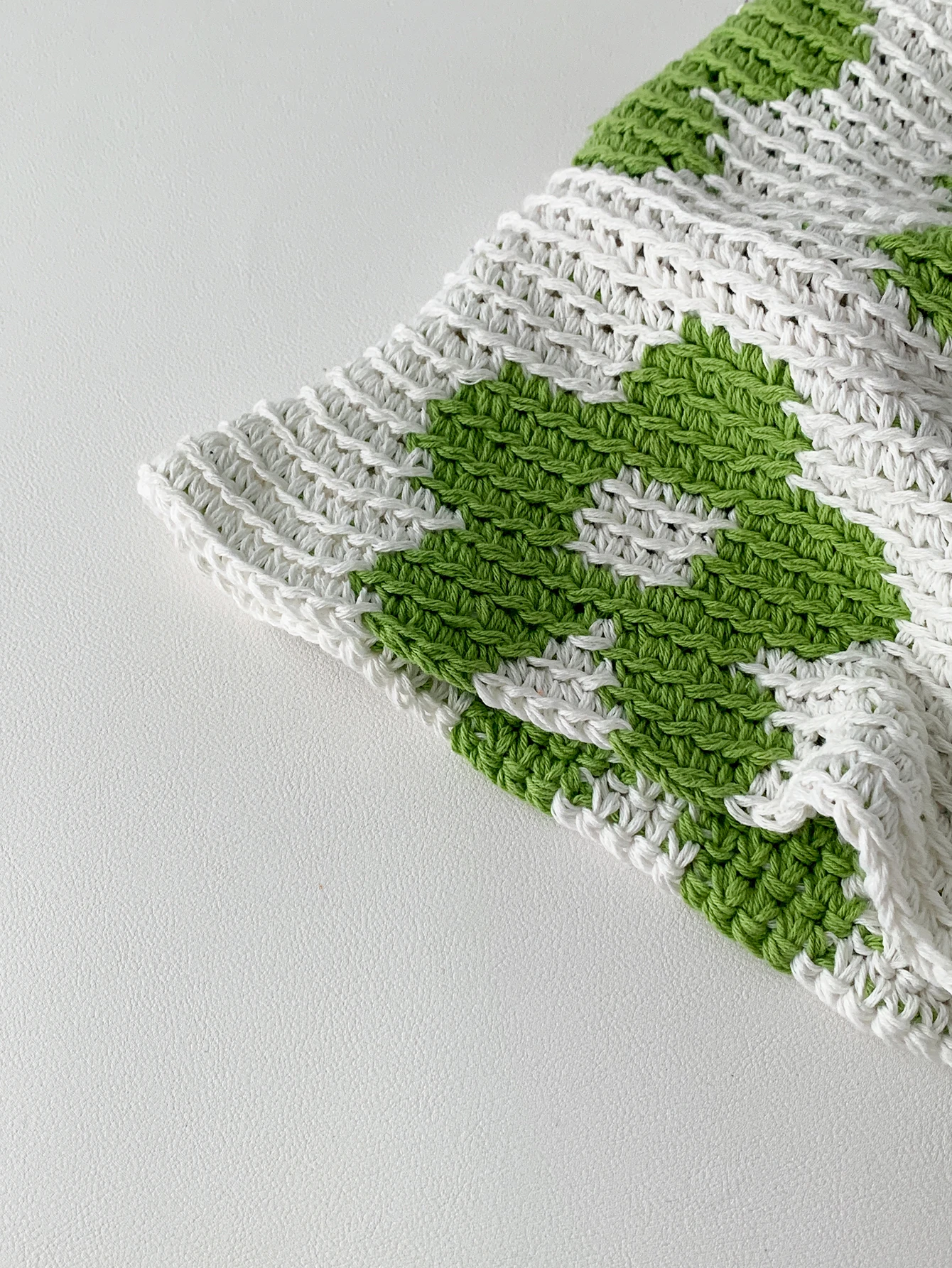 قبعة صياد السمك المحبوكة يدويًا على شكل زهرة ملونة للنساء في الخريف والصيف، قبعة حوض متعددة الاستخدامات للتصوير الفوتوغرافي في الشوارع