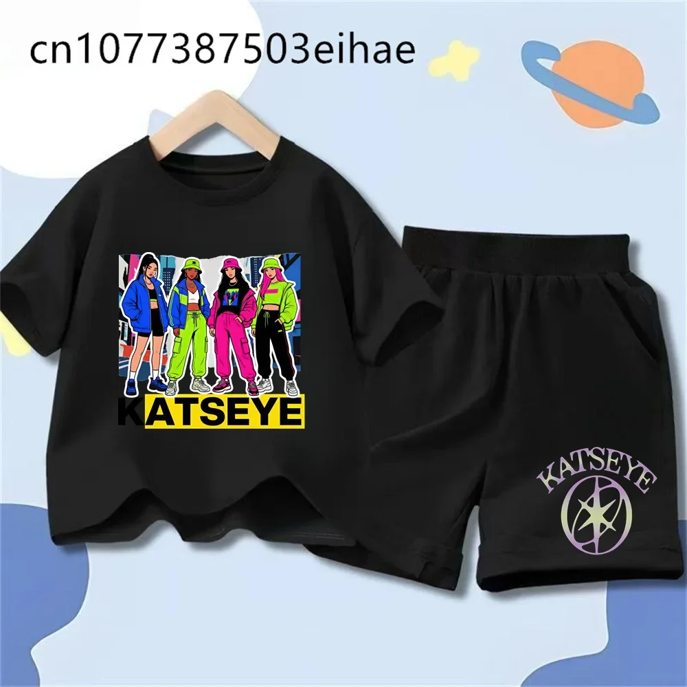 

Cute Y2K Retro Katseye Girls Printed Children Summer Short Sleeve Top Shorts Set Casual Fashion Trendy Daily Leisure Kids