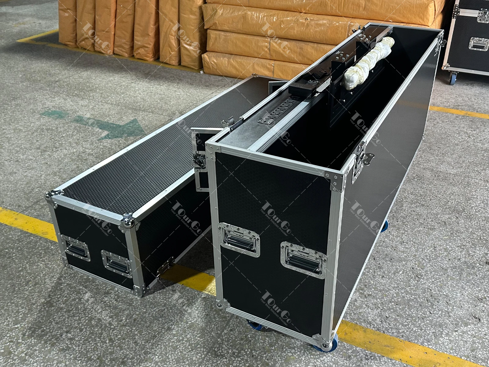 75inch LCD/LED/Plasma TV Lift Flight Case With Double Lifting Post and Integral Cover